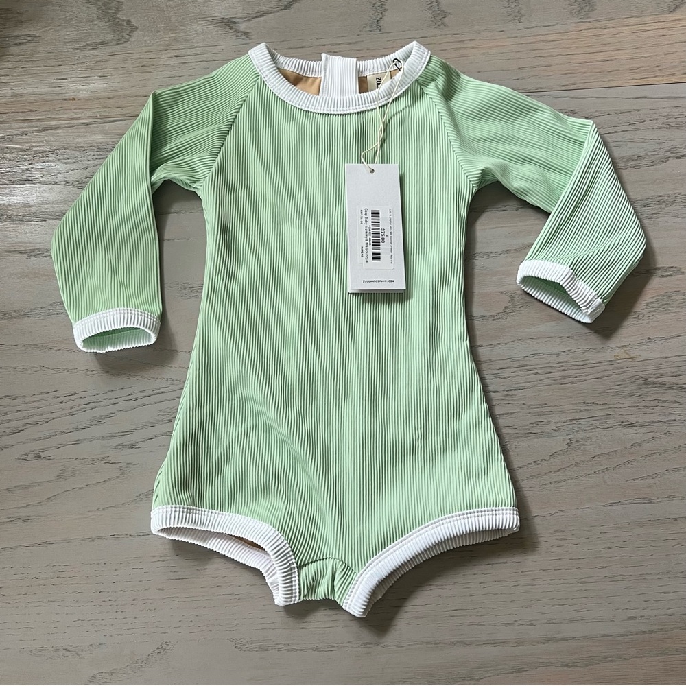 NWT Zulu & Zephyr rash guard